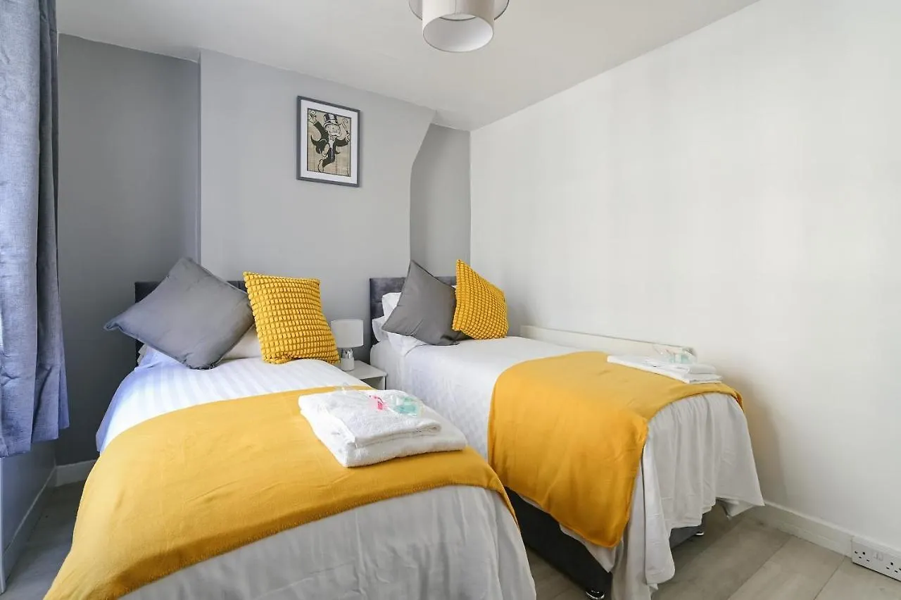 Holiday home The Monopoly Breeze House - Your Dream Getaway With Wet Room In The Heart Of Brighton