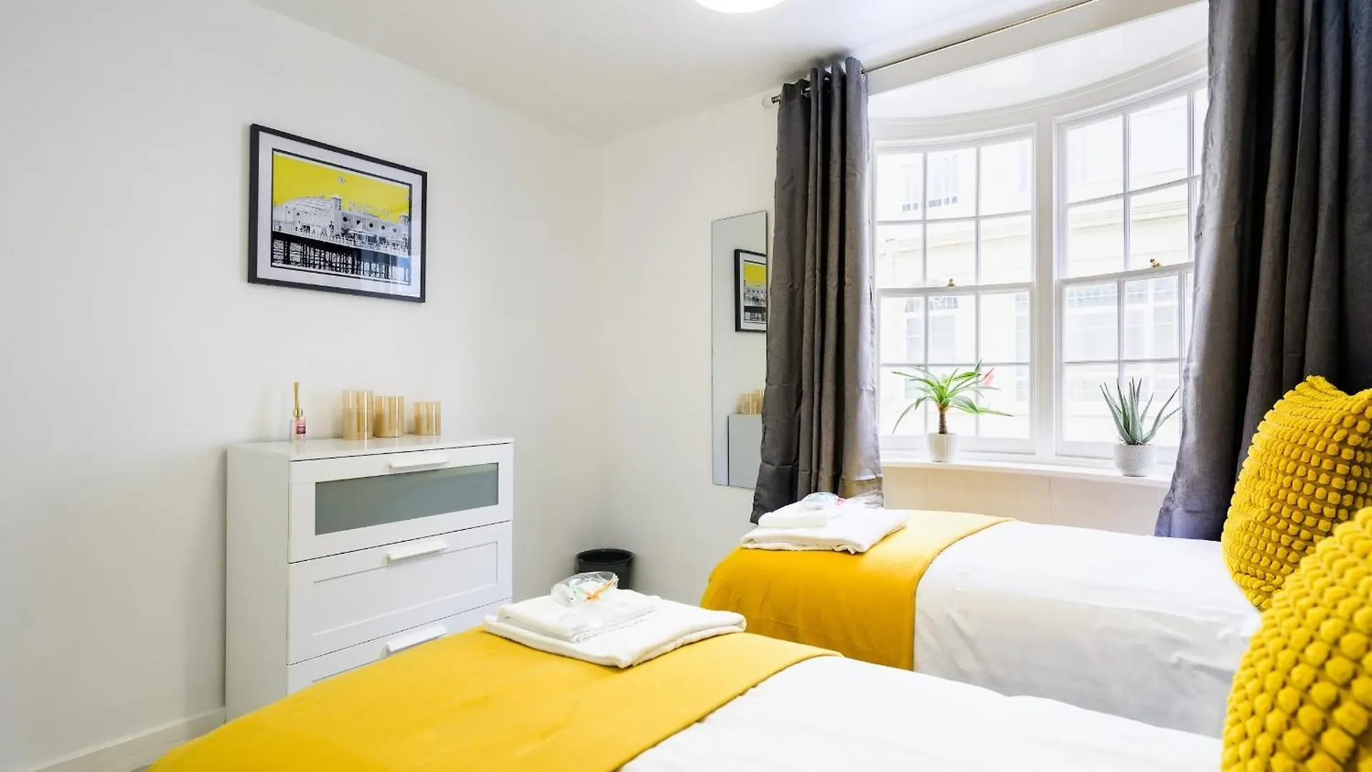 The Monopoly Breeze House - Your Dream Getaway With Wet Room In The Heart Of Brighton 0*,  United Kingdom